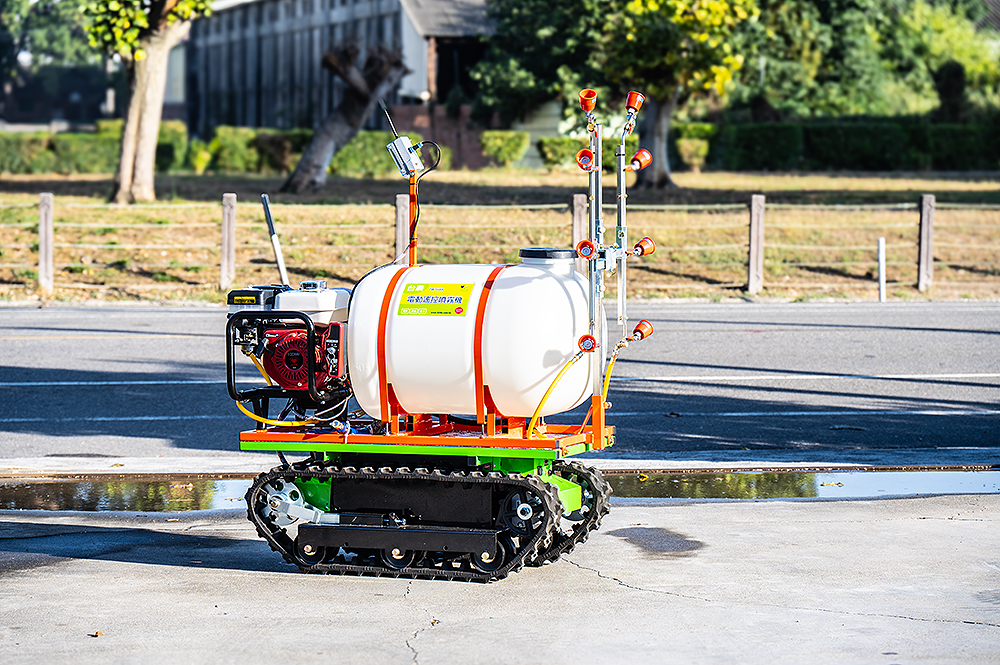 遙控履帶噴霧機含回充系統(噴桿客製化)